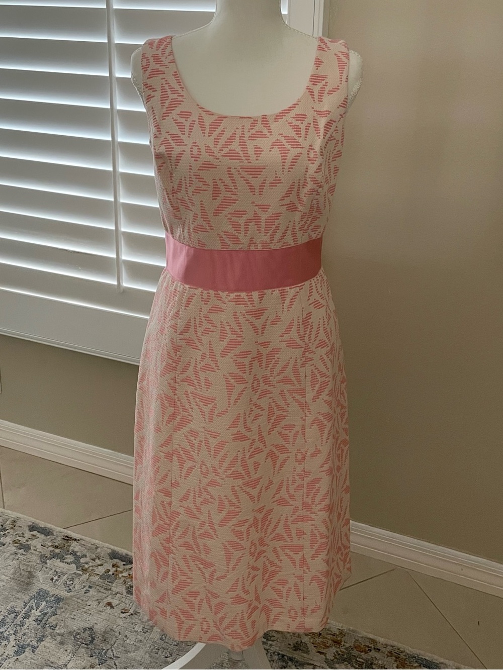 Ann Taylor Pink Cream Brocade Sleeveless Dress